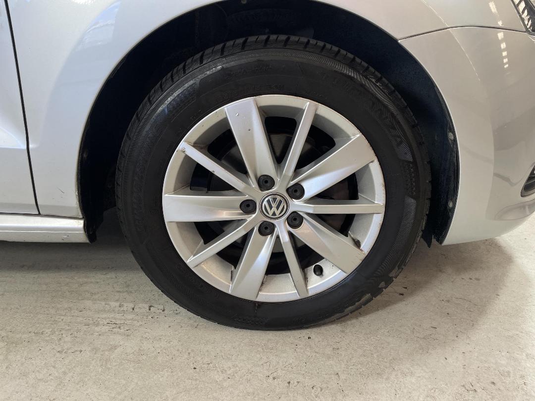 Photo '9' of Volkswagen Polo Photo '9' of Volkswagen Polo