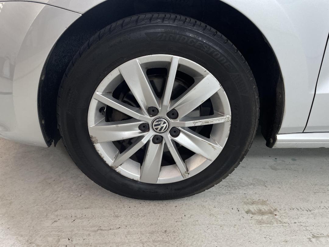 Photo '10' of Volkswagen Polo Photo '10' of Volkswagen Polo