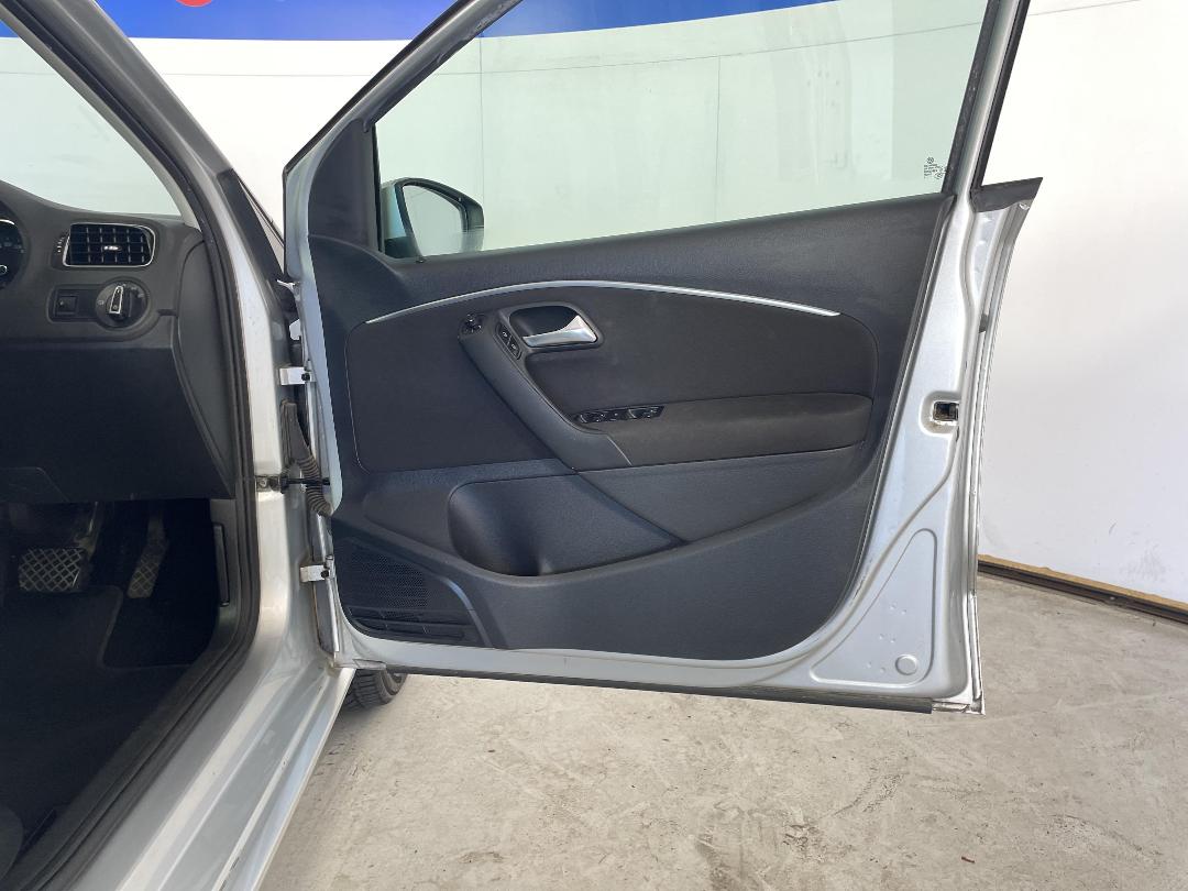 Photo '15' of Volkswagen Polo Photo '15' of Volkswagen Polo