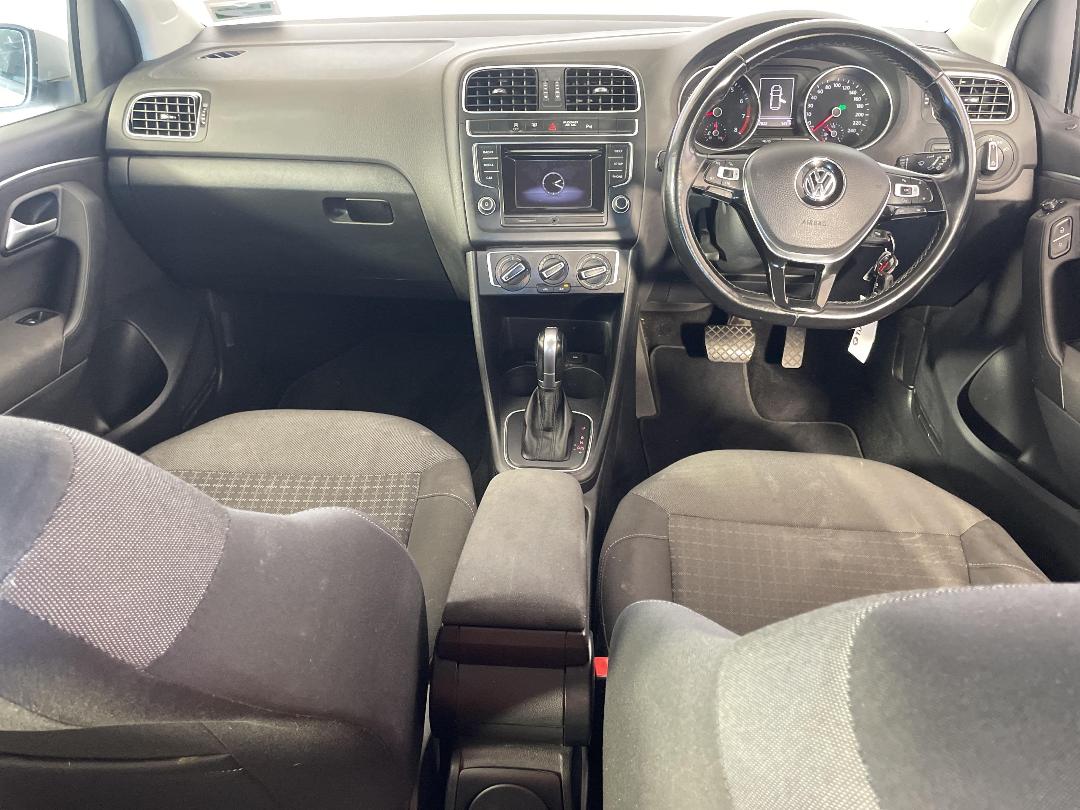 Photo '18' of Volkswagen Polo Photo '18' of Volkswagen Polo