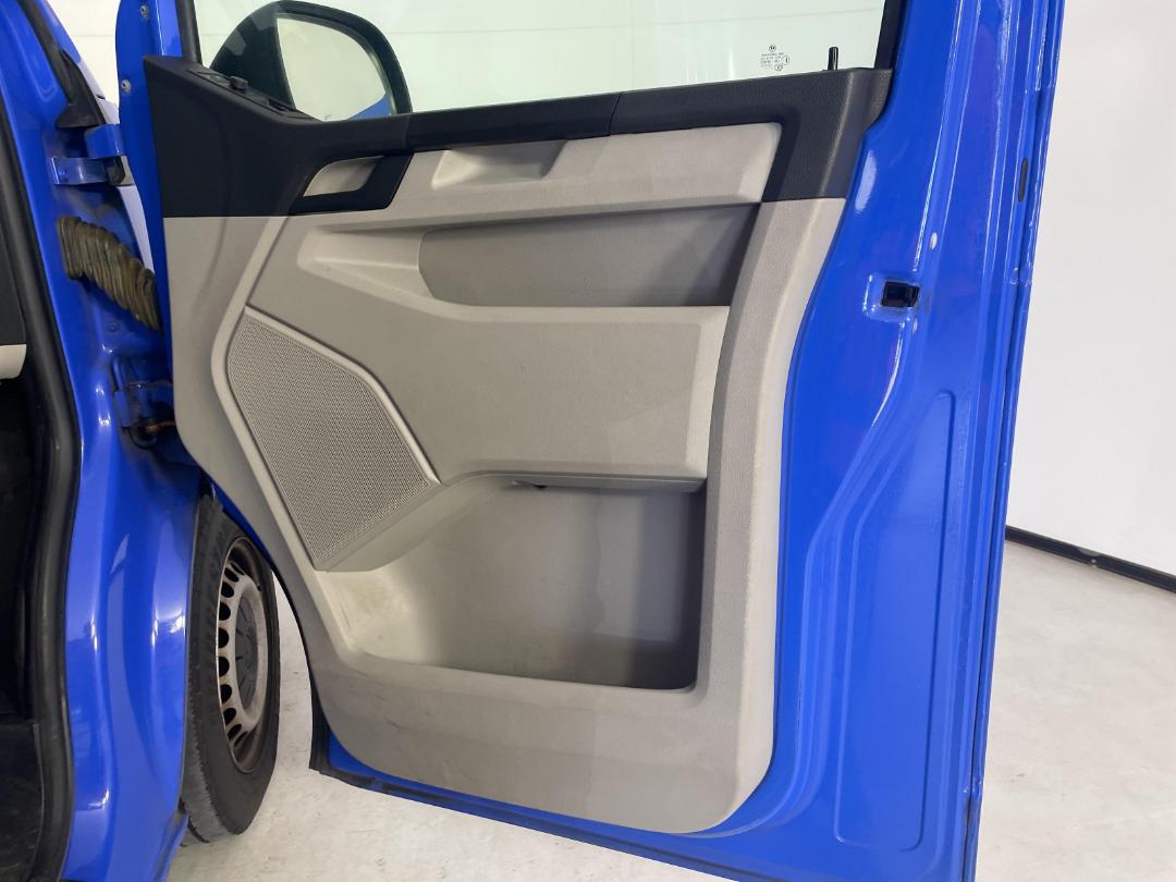 Photo '13' of Volkswagen T6 Transporter SWB Photo '13' of Volkswagen T6 Transporter SWB