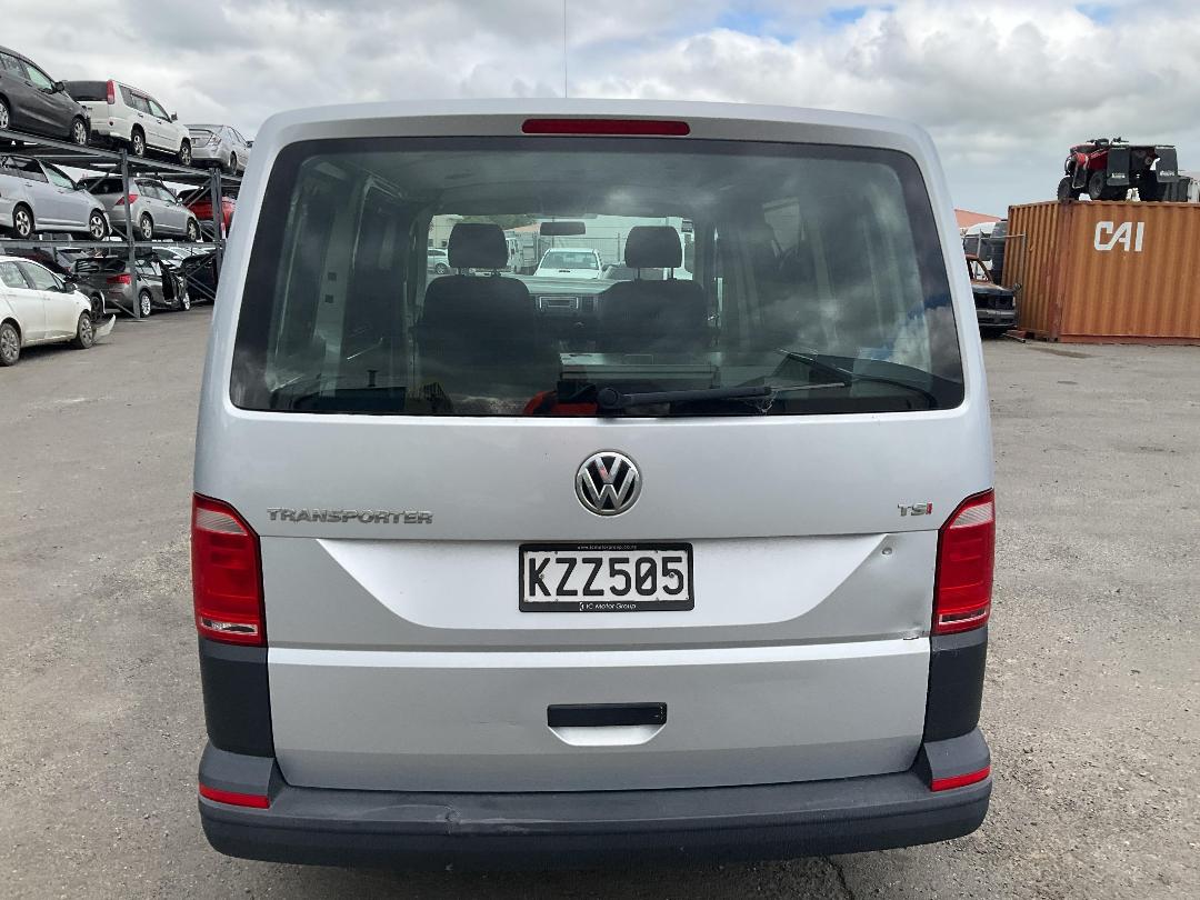 Photo '5' of Volkswagen T6 Transporter SWB