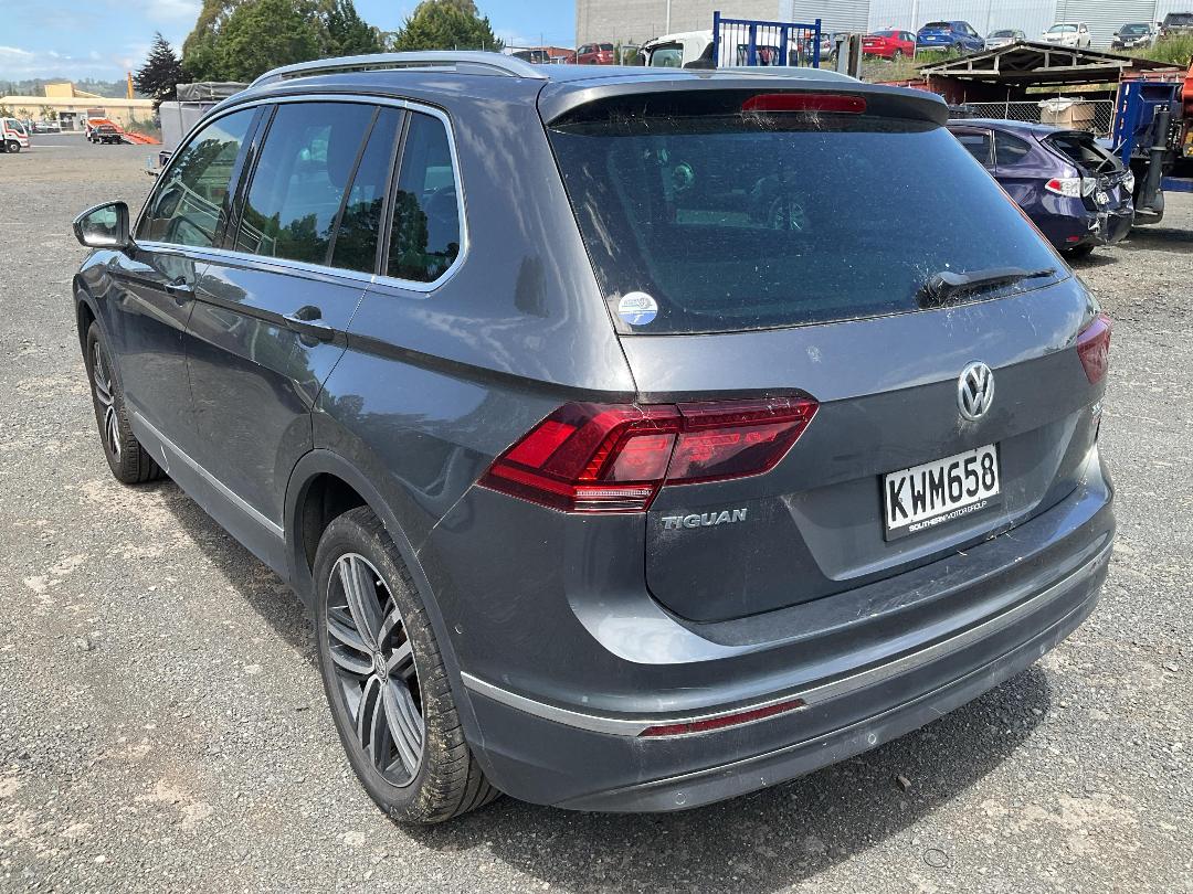 Photo '3' of Volkswagen Tiguan TDI Highline 4Motion Photo '3' of Volkswagen Tiguan TDI Highline 4Motion