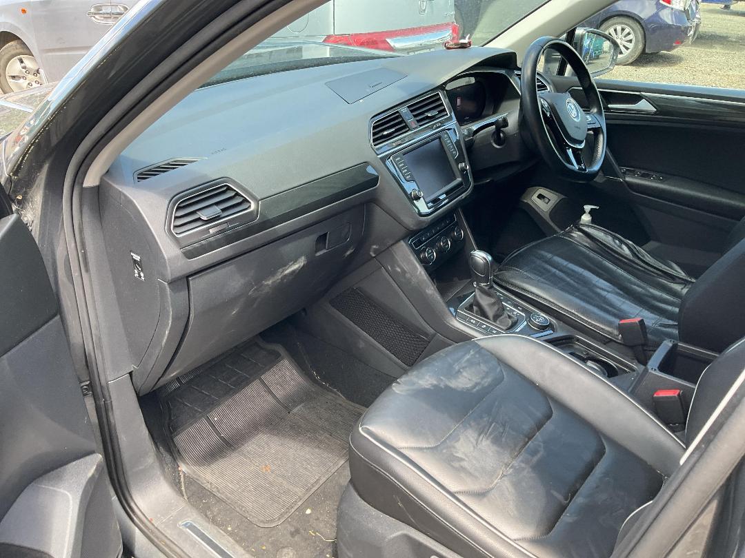 Photo '13' of Volkswagen Tiguan TDI Highline 4Motion Photo '13' of Volkswagen Tiguan TDI Highline 4Motion