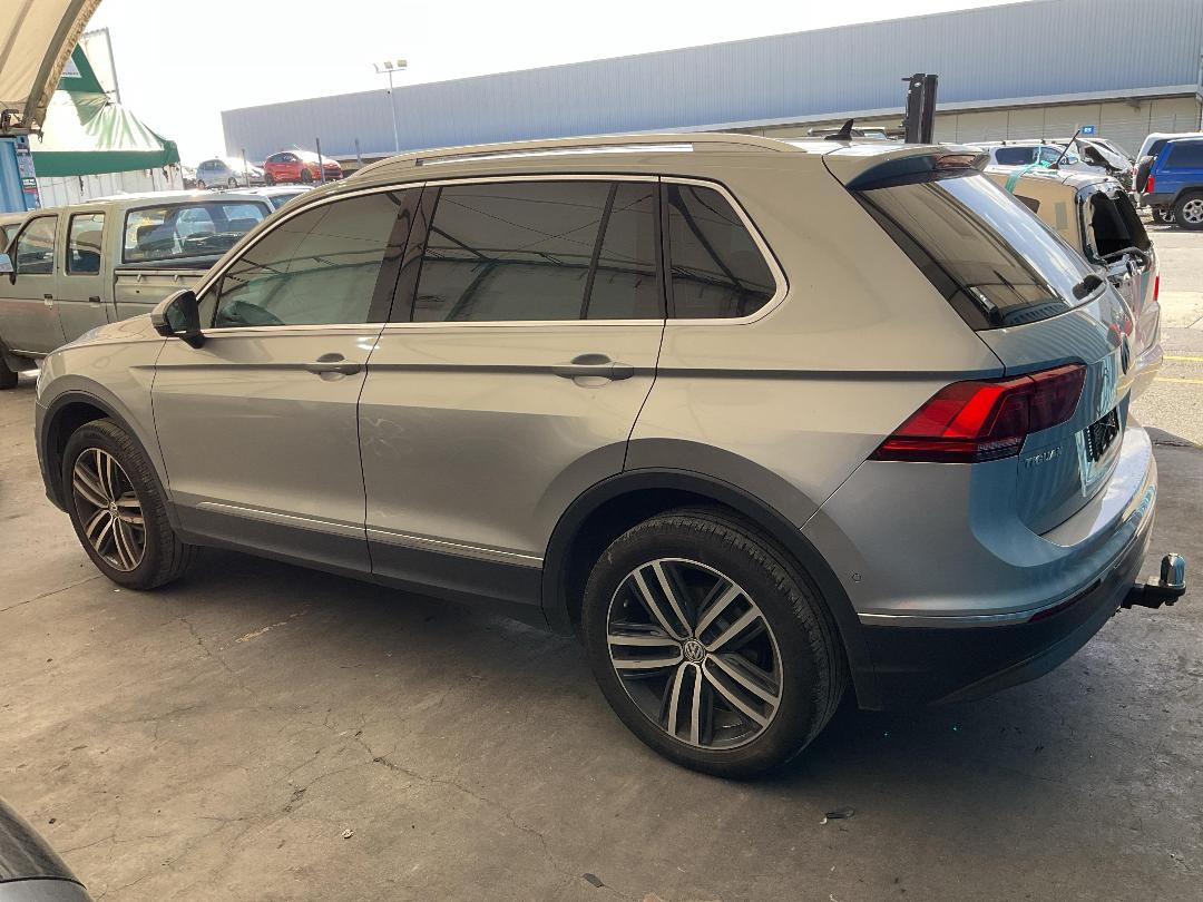 Photo '10' of Volkswagen Tiguan TSI Highline 4Motion Photo '10' of Volkswagen Tiguan TSI Highline 4Motion