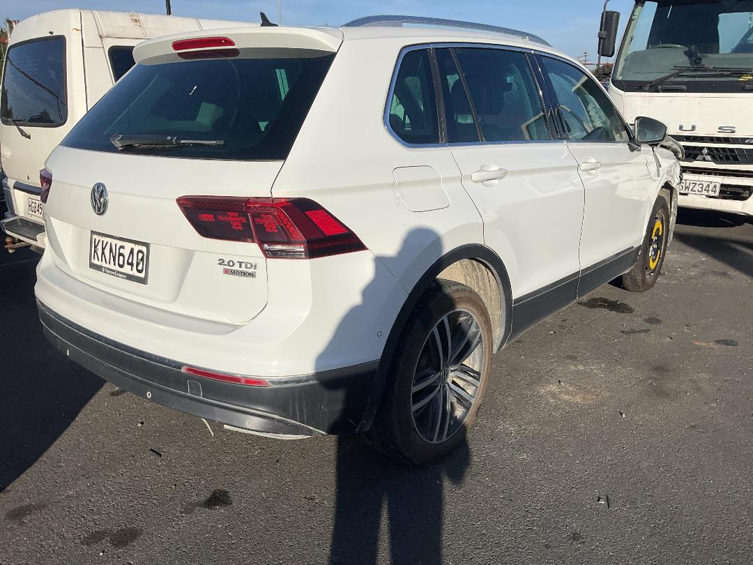 Photo '4' of Volkswagen Tiguan TDI Highline 4Motion Photo '4' of Volkswagen Tiguan TDI Highline 4Motion