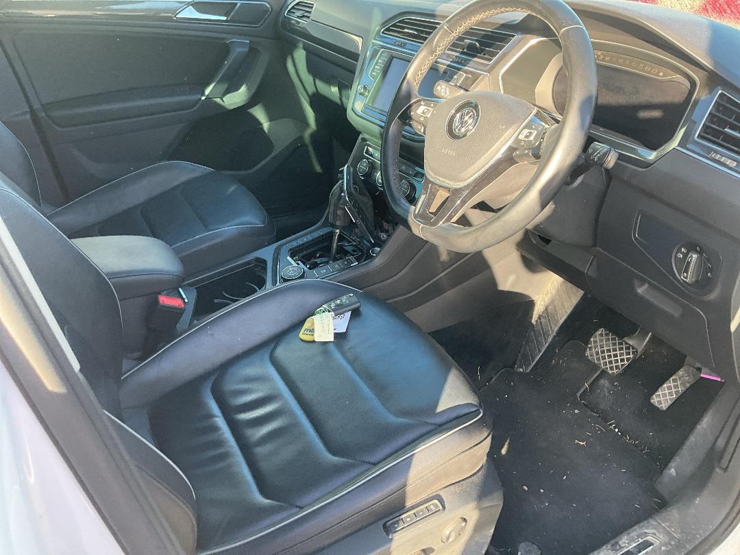 Photo '13' of Volkswagen Tiguan TDI Highline 4Motion Photo '13' of Volkswagen Tiguan TDI Highline 4Motion