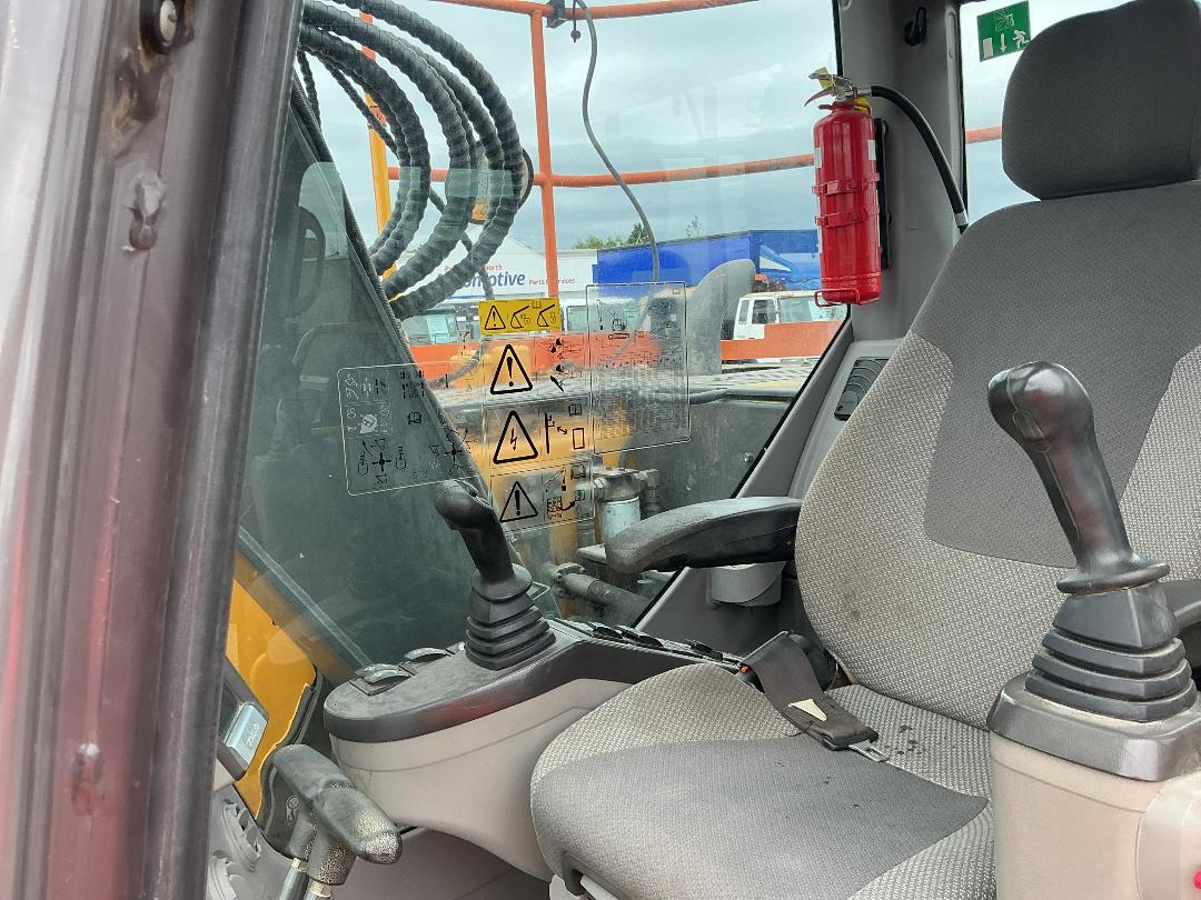 Photo '34' of Volvo EC145CL Excavator