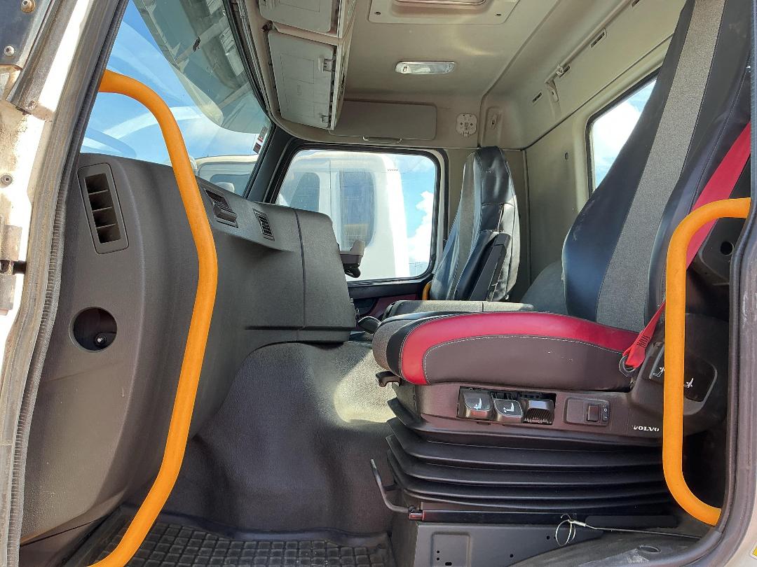 Photo '19' of Volvo FM 540 SERIES 4 8X4R Cab Chassis Photo '19' of Volvo FM 540 SERIES 4 8X4R Cab Chassis