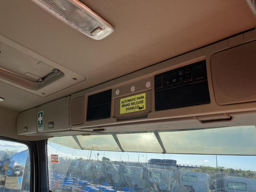 Photo '17' of Volvo FM540 Cab Chassis Photo '17' of Volvo FM540 Cab Chassis