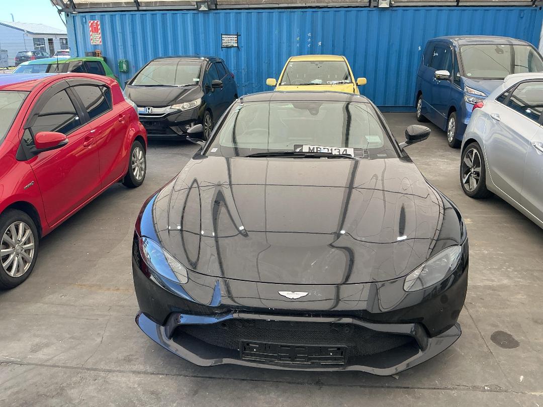 Photo '2' of Aston Martin Vantage