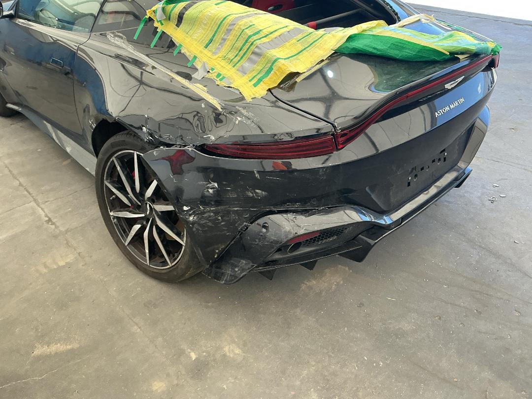 Photo '6' of Aston Martin Vantage