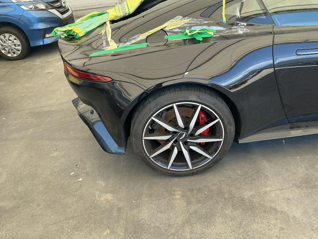 Photo '12' of Aston Martin Vantage