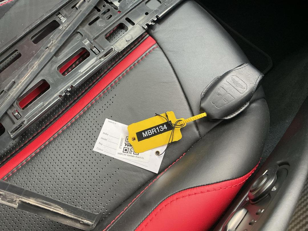 Photo '24' of Aston Martin Vantage