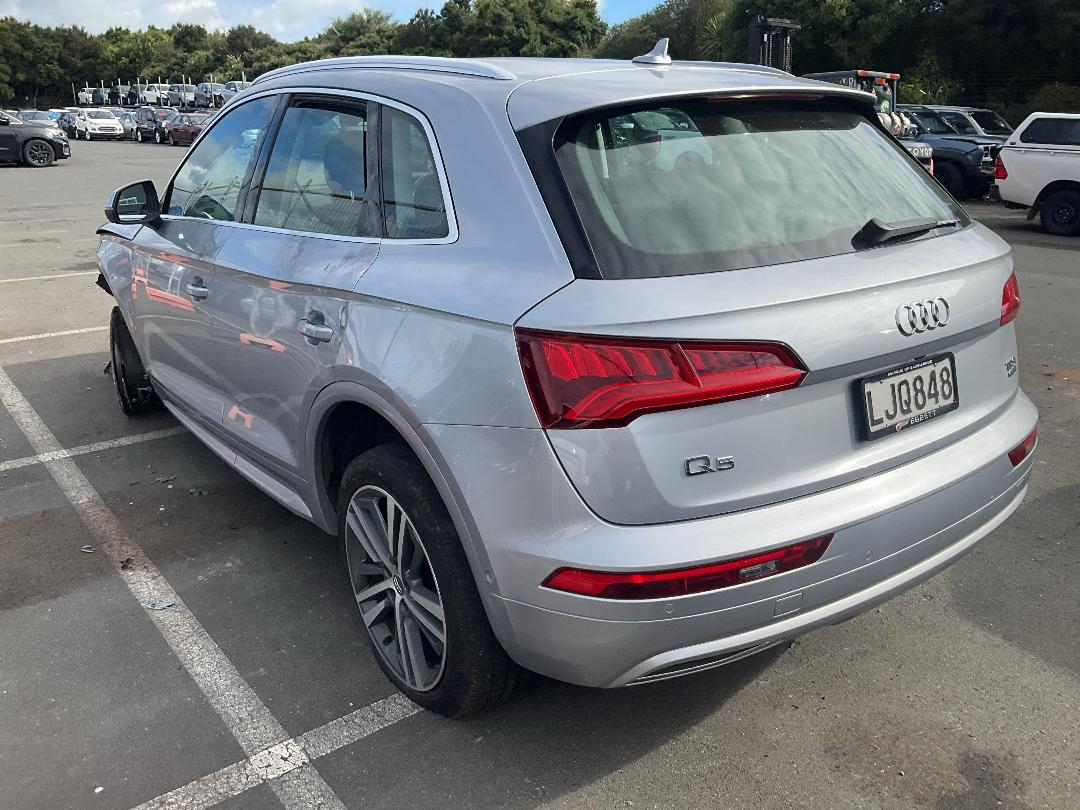 Photo '3' of Audi Q5 Q5 2.0 Tfsi Sport Photo '3' of Audi Q5 Q5 2.0 Tfsi Sport