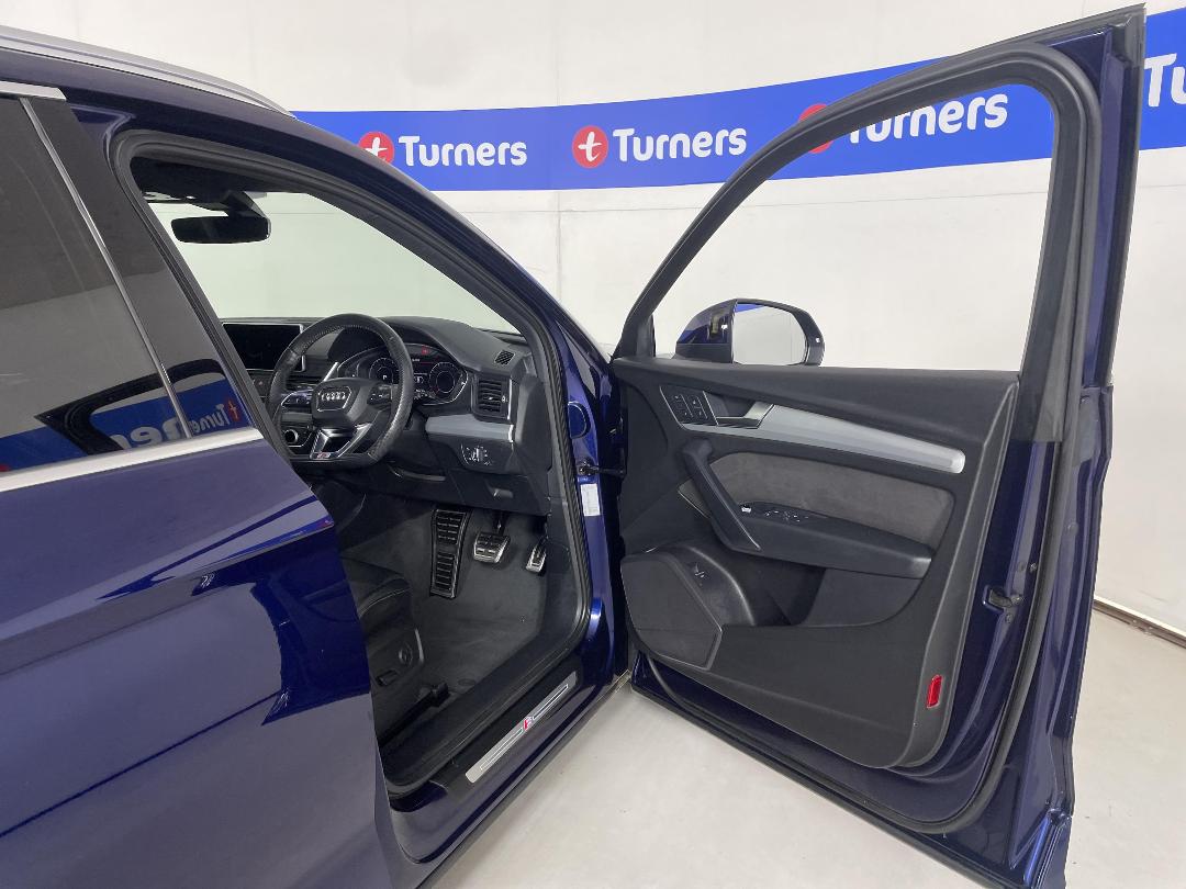 Photo '15' of Audi Q5 Photo '15' of Audi Q5