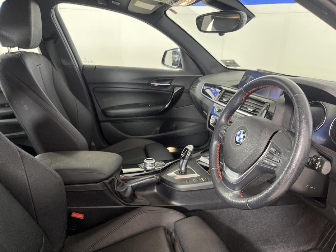 Photo '16' of BMW 118I Photo '16' of BMW 118I