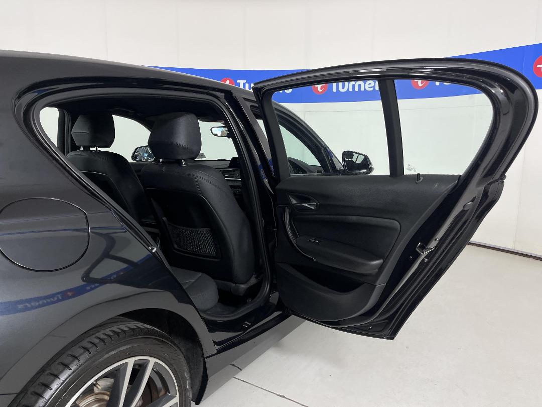 Photo '19' of BMW 118I Photo '19' of BMW 118I