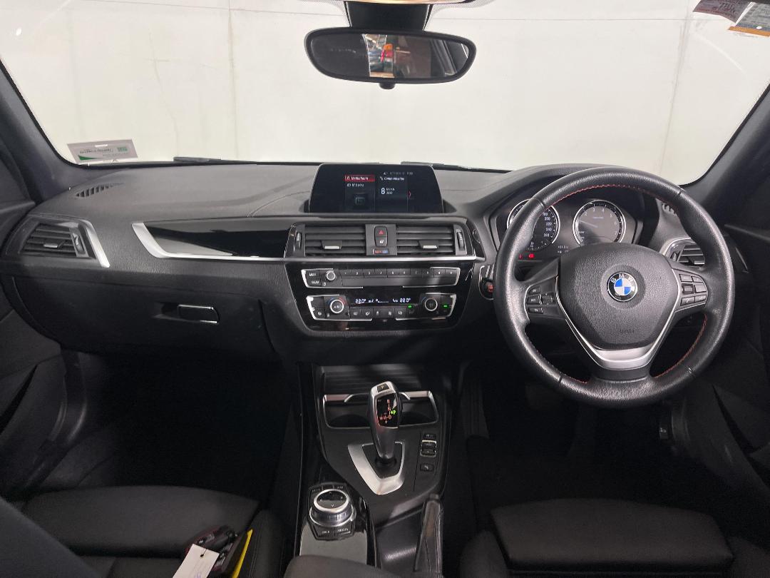Photo '17' of BMW 118I Photo '17' of BMW 118I