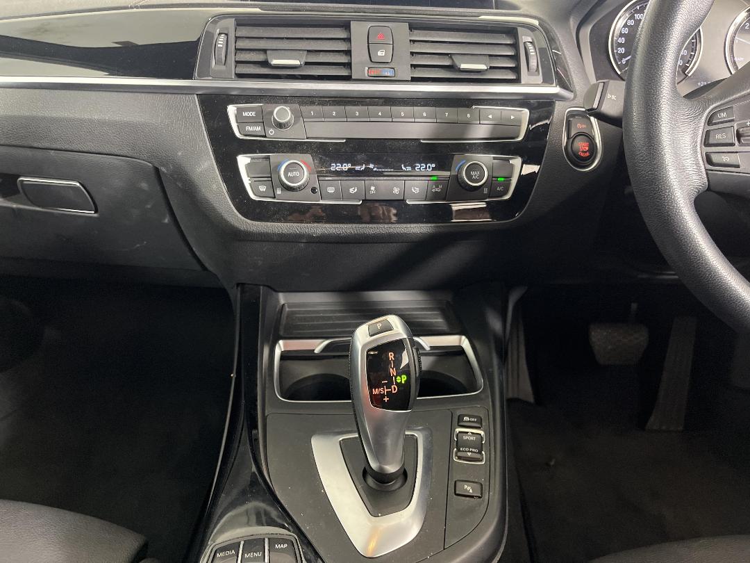 Photo '18' of BMW 118I Photo '18' of BMW 118I