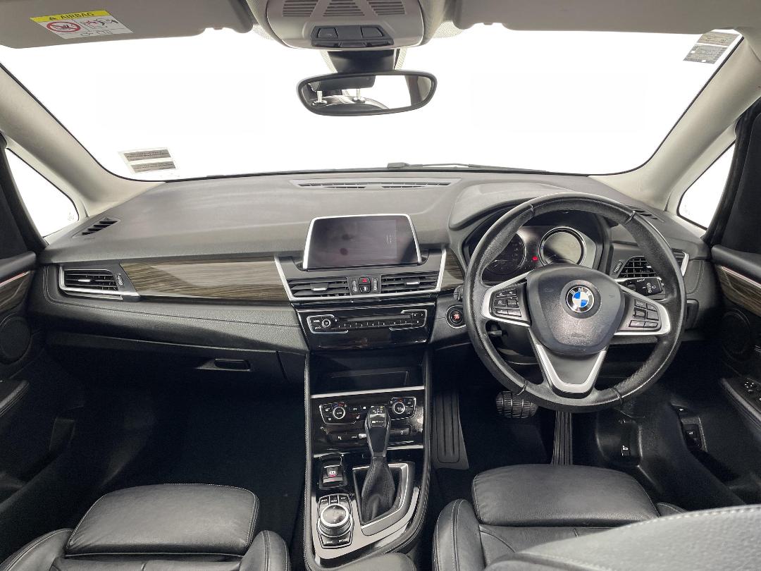 Photo '17' of BMW 2 Series