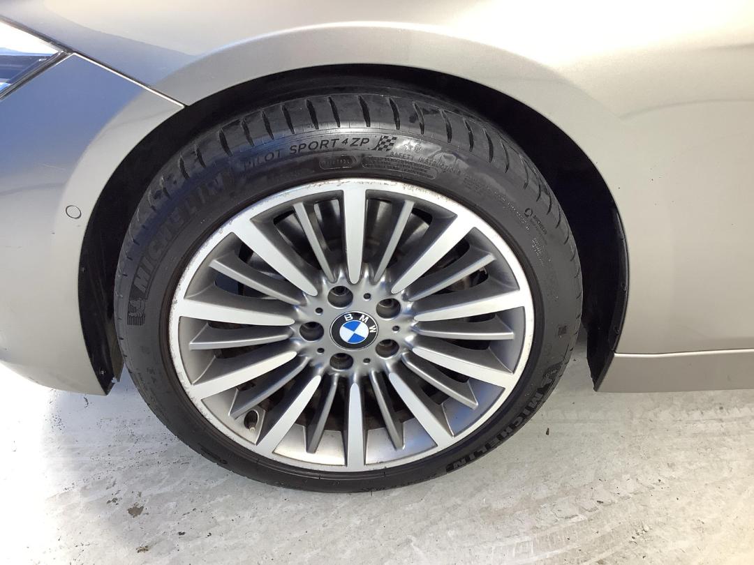 Photo '10' of BMW 330I Photo '10' of BMW 330I