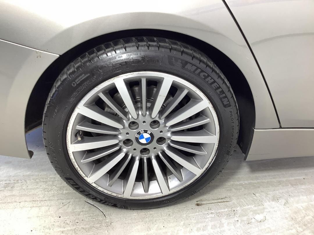 Photo '12' of BMW 330I Photo '12' of BMW 330I