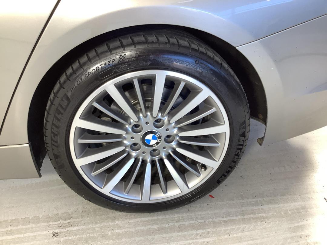 Photo '11' of BMW 330I Photo '11' of BMW 330I