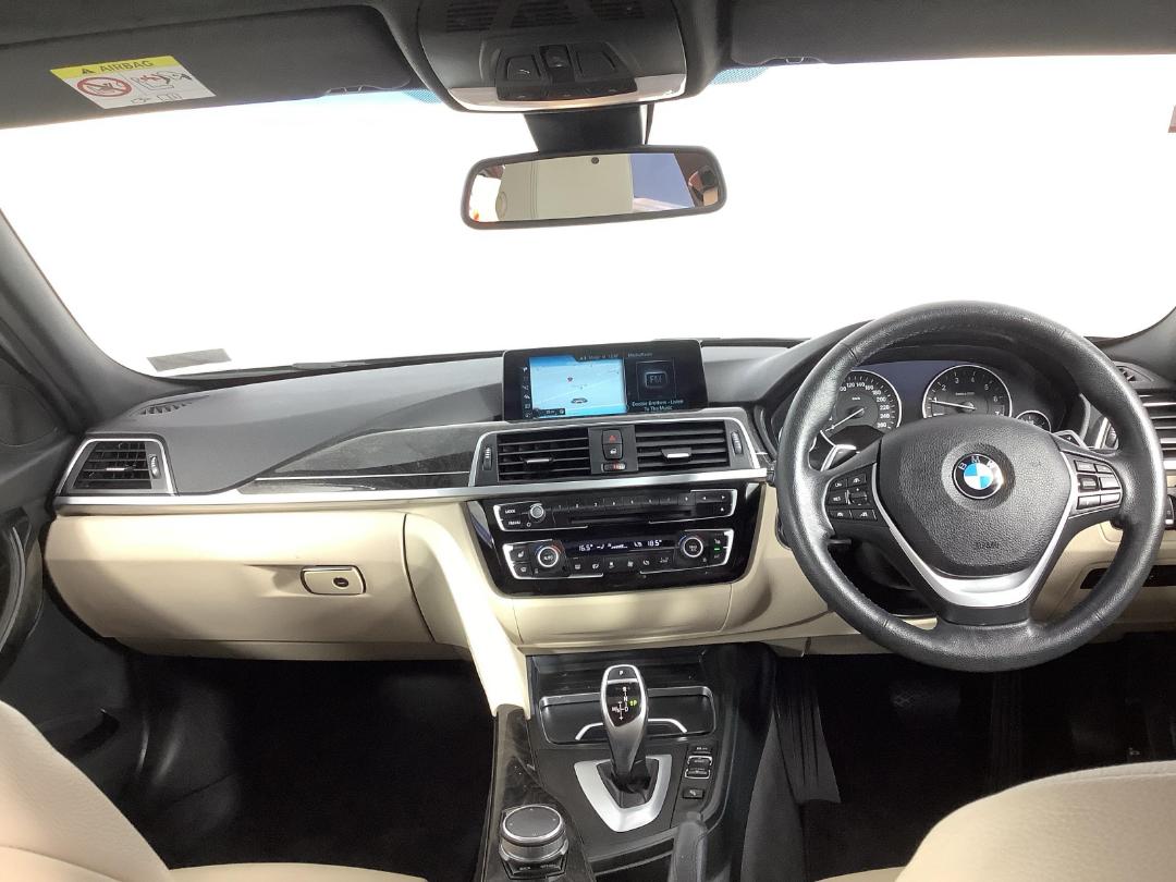 Photo '17' of BMW 330I Photo '17' of BMW 330I