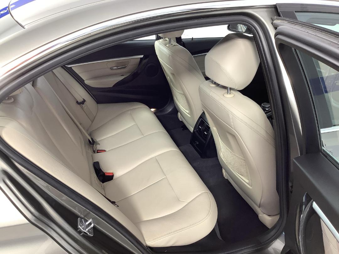 Photo '20' of BMW 330I Photo '20' of BMW 330I