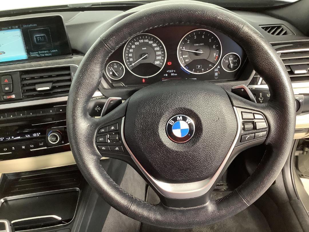 Photo '24' of BMW 330I Photo '24' of BMW 330I