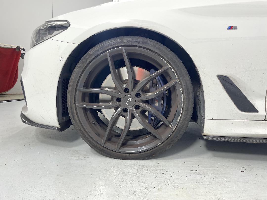 Photo '10' of BMW 540I