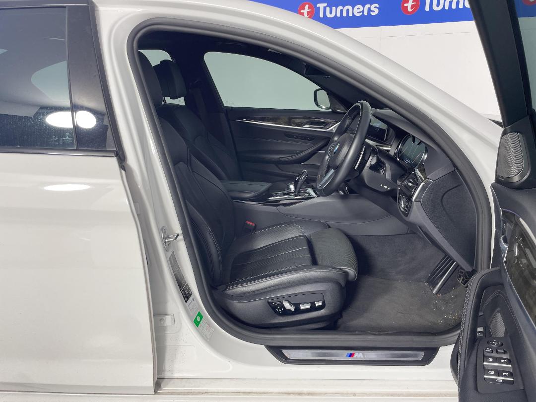 Photo '16' of BMW 540I