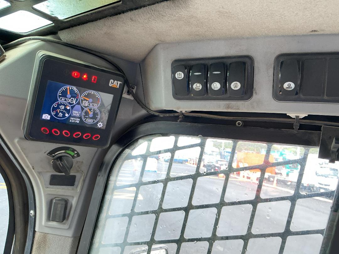 Photo '19' of Caterpillar 272DXHP Skid Steer Photo '19' of Caterpillar 272DXHP Skid Steer