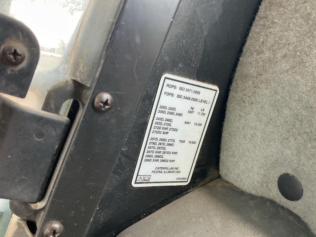 Photo '21' of Caterpillar 272DXHP Skid Steer Photo '21' of Caterpillar 272DXHP Skid Steer