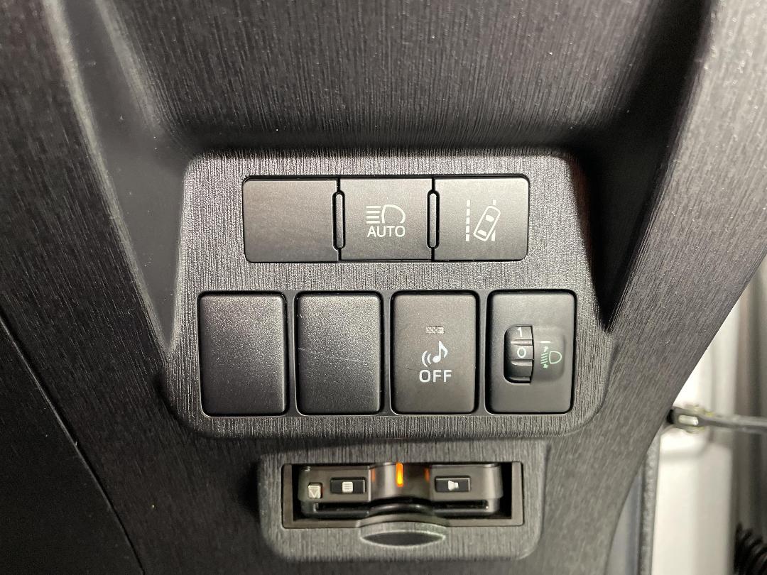 Photo '33' of Daihatsu Mebius