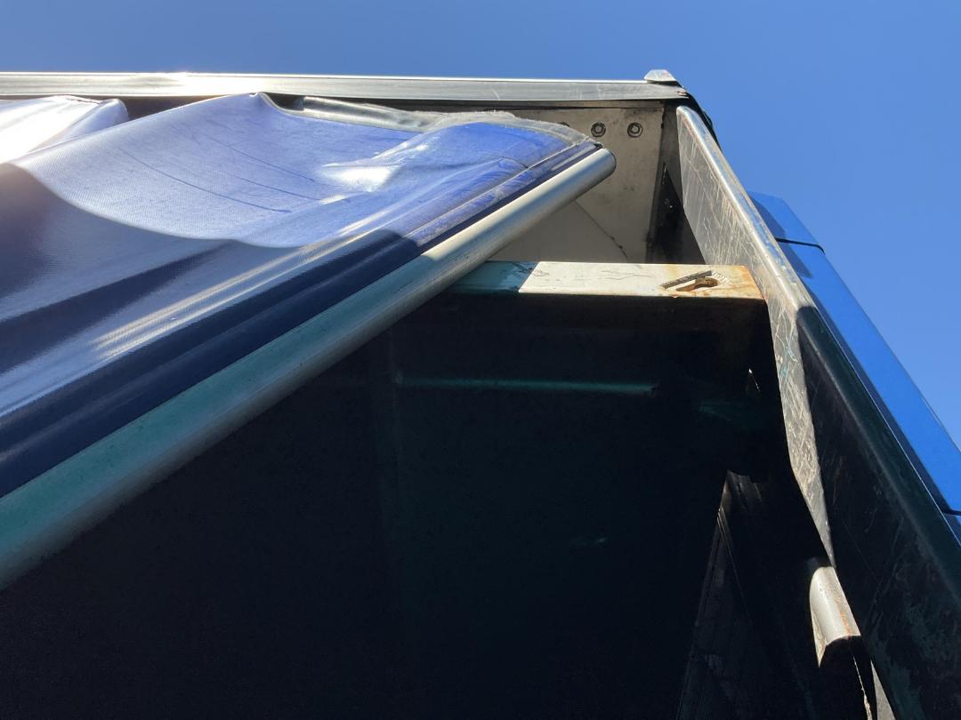 Photo '12' of DOMETT C2003 H Curtain/Chiller B-Train