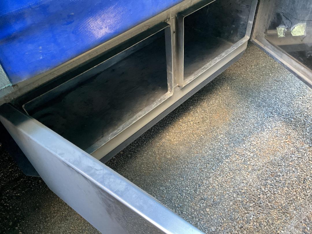 Photo '25' of DOMETT C2003 H Curtain/Chiller B-Train