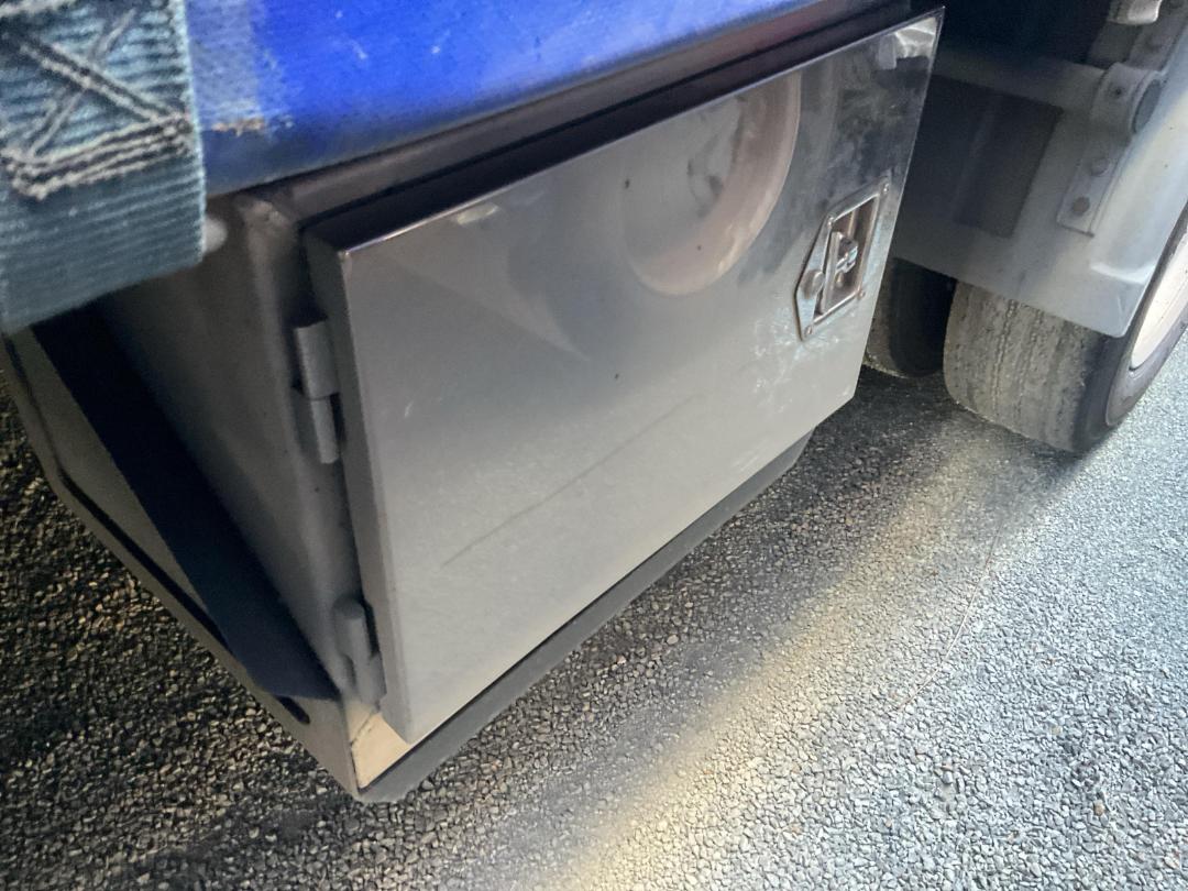 Photo '27' of DOMETT C2003 H Curtain/Chiller B-Train