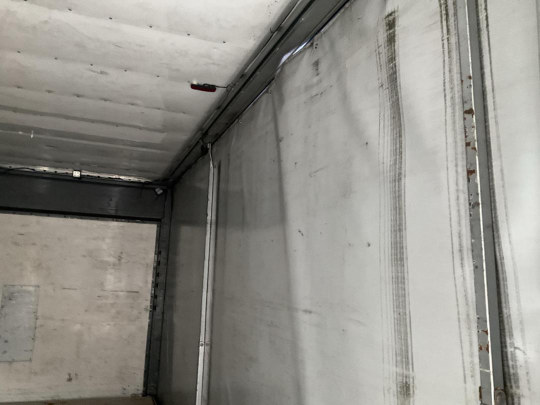 Photo '15' of DOMETT C2003 H Curtain/Chiller B-Train