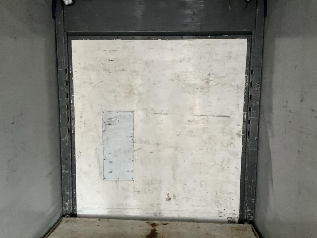 Photo '16' of DOMETT C2003 H Curtain/Chiller B-Train