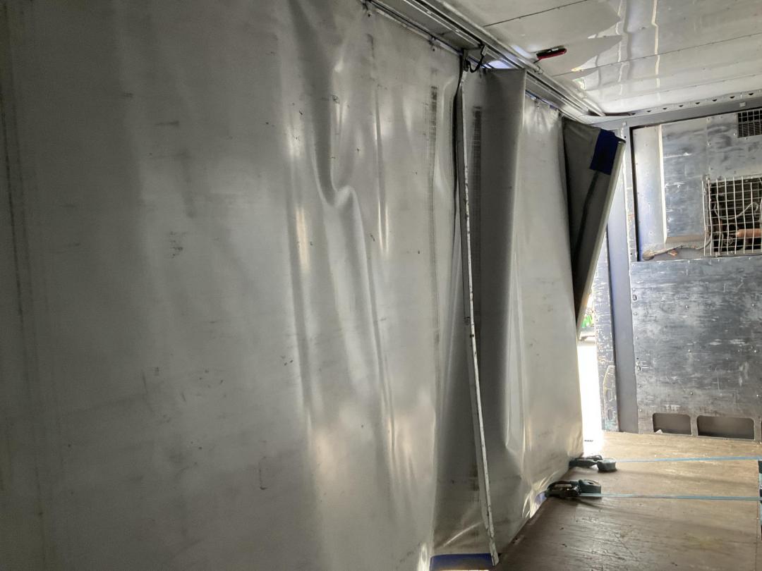 Photo '19' of DOMETT C2003 H Curtain/Chiller B-Train