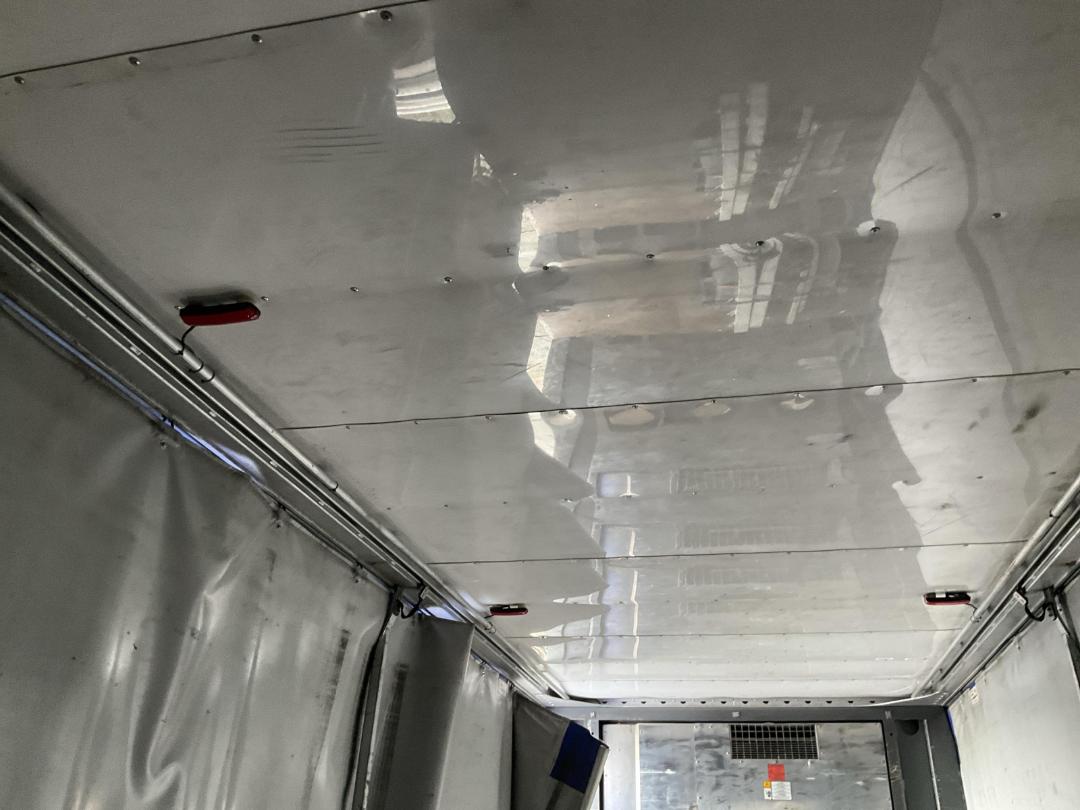 Photo '18' of DOMETT C2003 H Curtain/Chiller B-Train