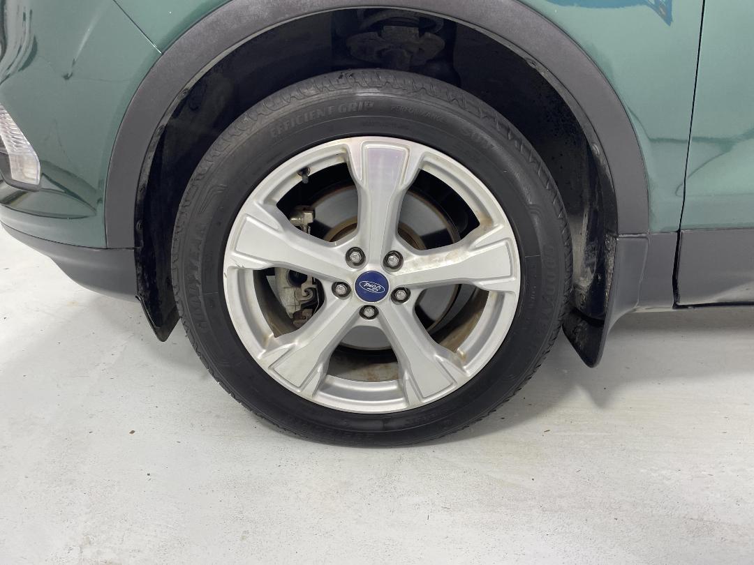 Photo '10' of Ford Escape