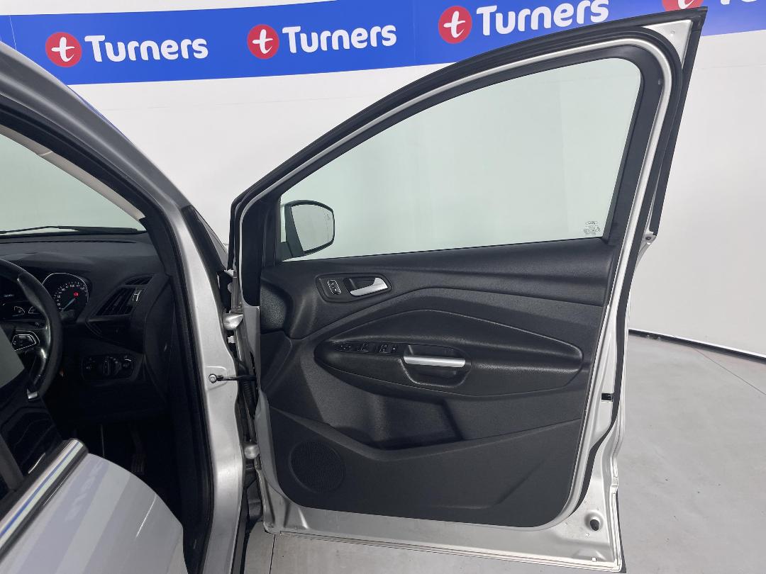 Photo '15' of Ford Escape