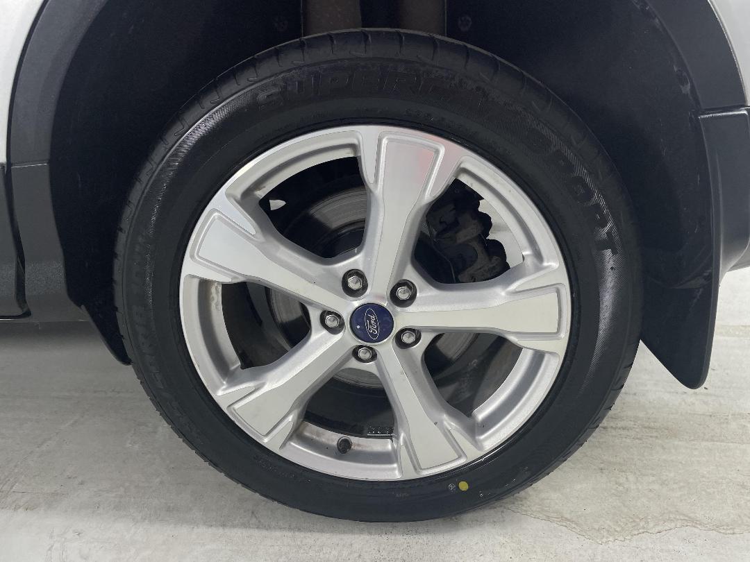 Photo '11' of Ford Escape