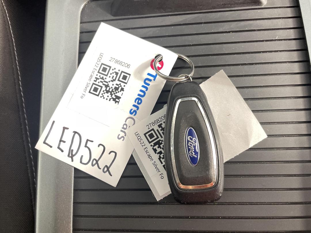 Photo '22' of Ford Escape