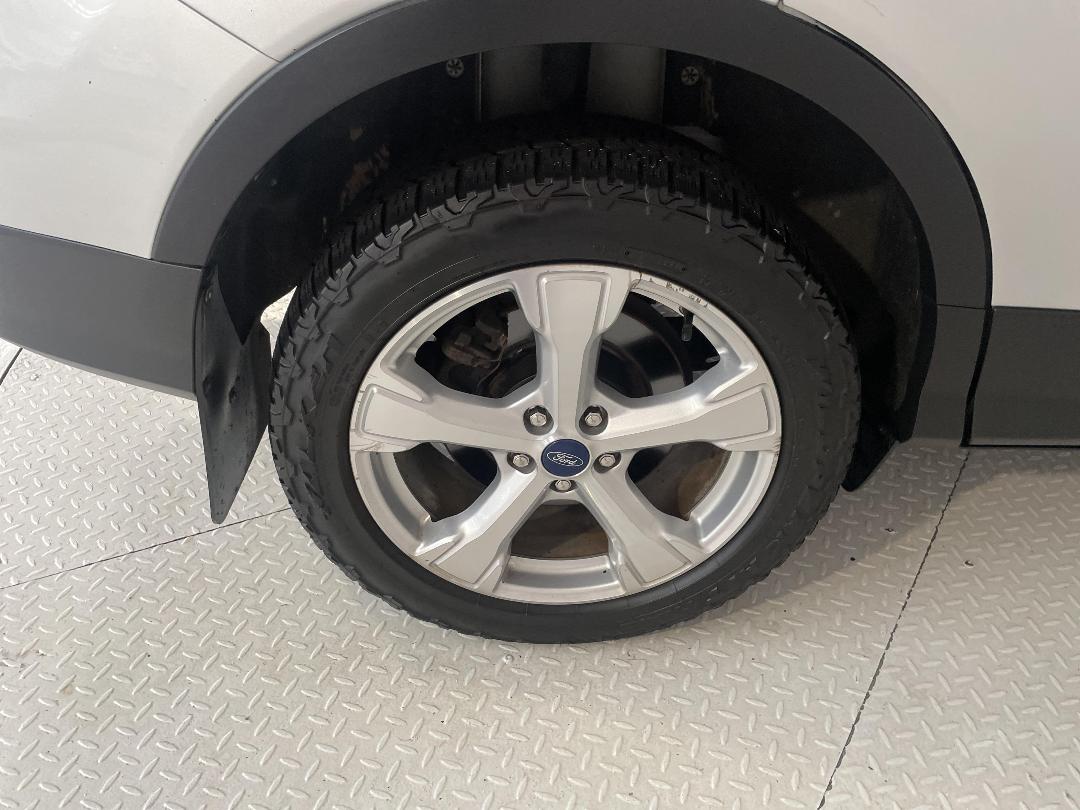 Photo '12' of Ford Escape