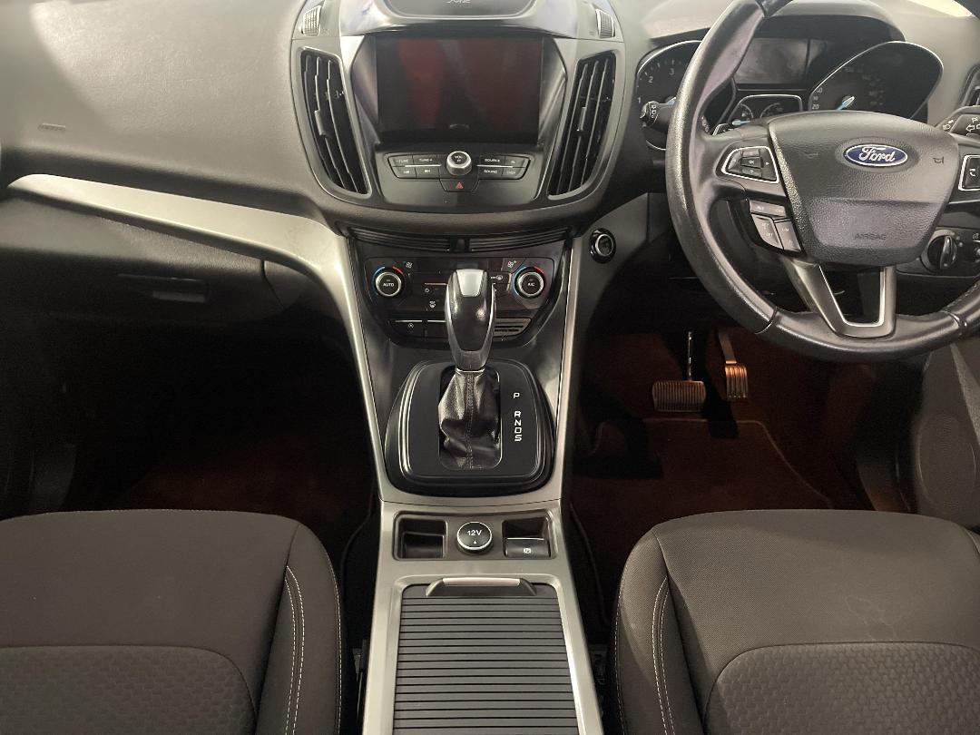 Photo '18' of Ford Escape