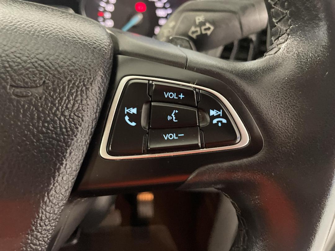 Photo '26' of Ford Escape